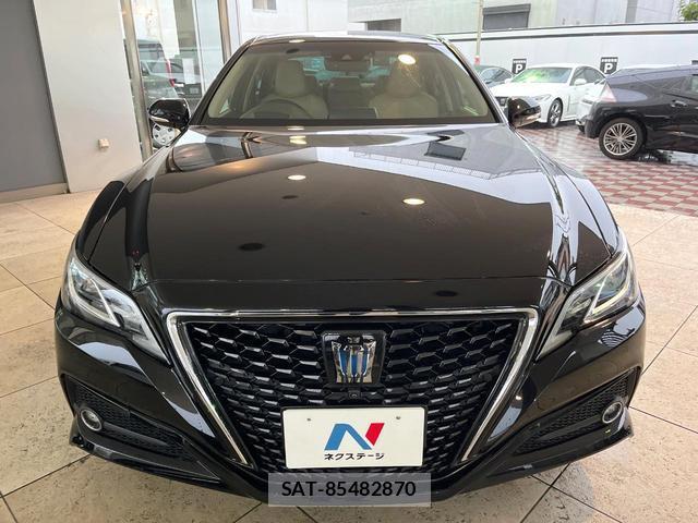 Toyota CROWN HYBRID 2019-02 8817213-14