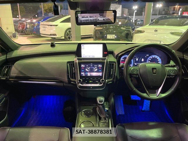 Toyota CROWN HYBRID 2019-07 8817216-1