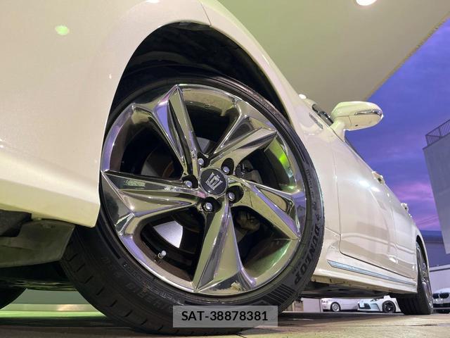 Toyota CROWN HYBRID 2019-07 8817216-13