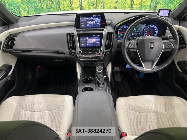 Toyota CROWN HYBRID 2018-09 8817489-1