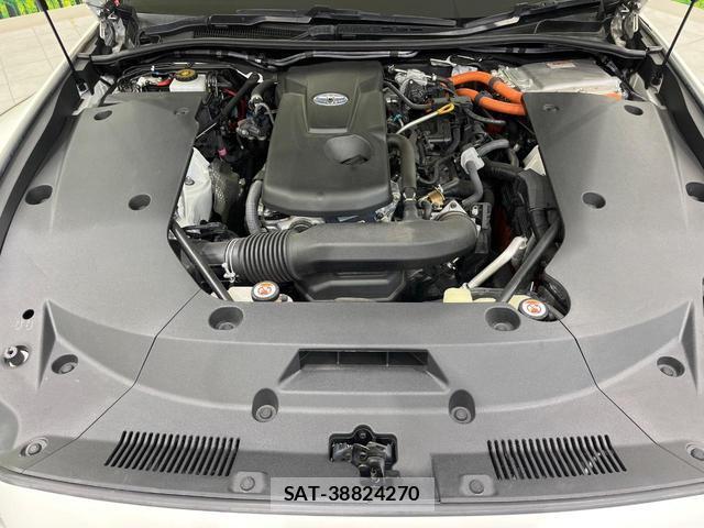 Toyota CROWN HYBRID 2018-09 8817489-17
