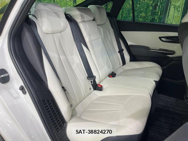 Toyota CROWN HYBRID 2018-09 8817489-8