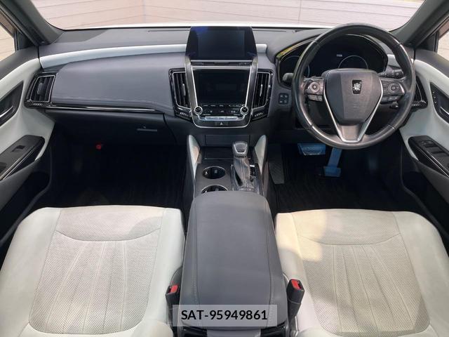 Toyota CROWN HYBRID 2018-08 8817557-1
