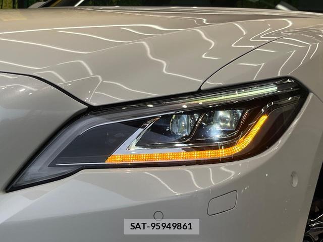 Toyota CROWN HYBRID 2018-08 8817557-11