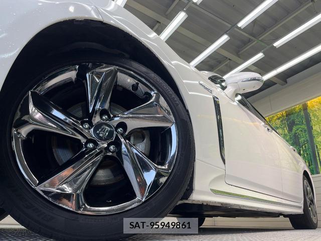 Toyota CROWN HYBRID 2018-08 8817557-12
