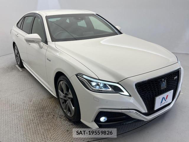 Toyota CROWN HYBRID 2020-02 8817838-15
