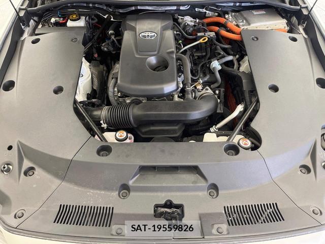 Toyota CROWN HYBRID 2020-02 8817838-17