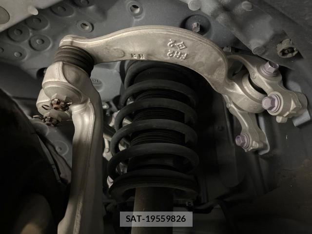 Toyota CROWN HYBRID 2020-02 8817838-19