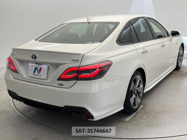 Toyota CROWN HYBRID 2018-09 8817844-17
