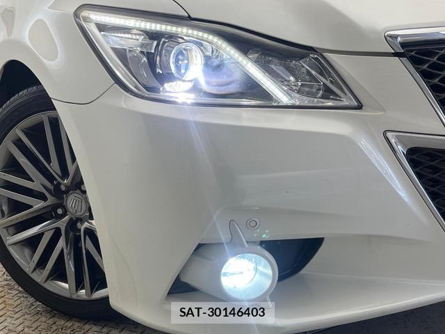 Toyota CROWN HYBRID 2013-04 8817849-12
