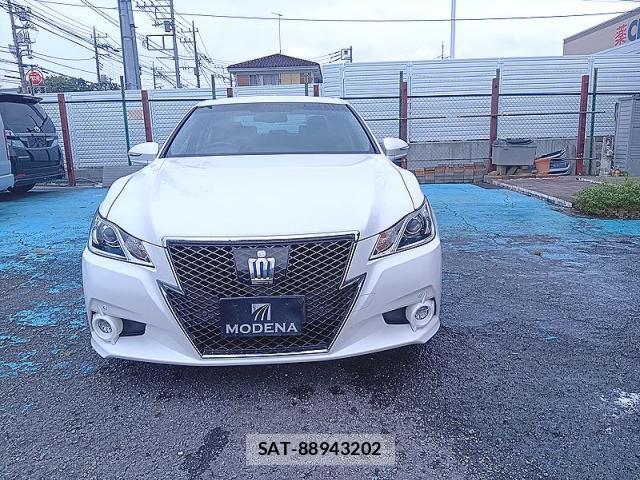 Toyota CROWN HYBRID 2015-08 8818007-1