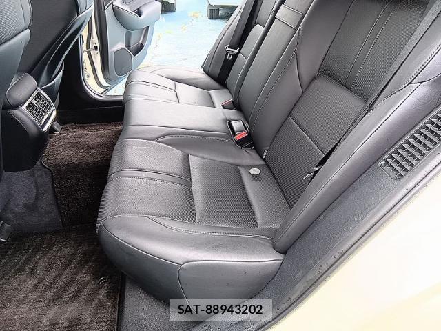 Toyota CROWN HYBRID 2015-08 8818007-12