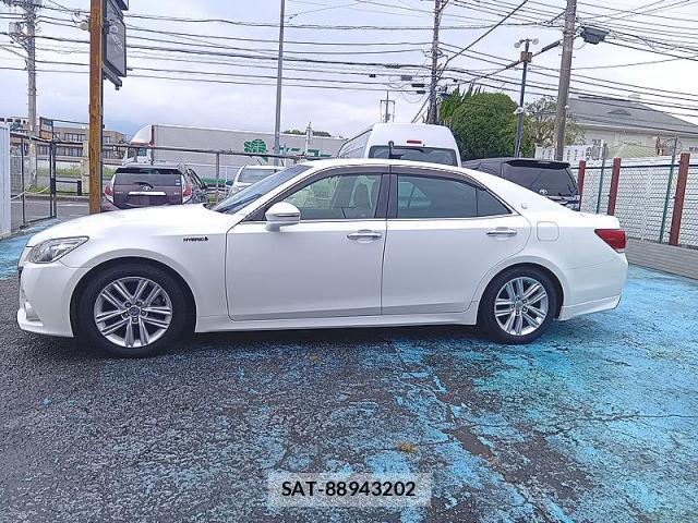 Toyota CROWN HYBRID 2015-08 8818007-5