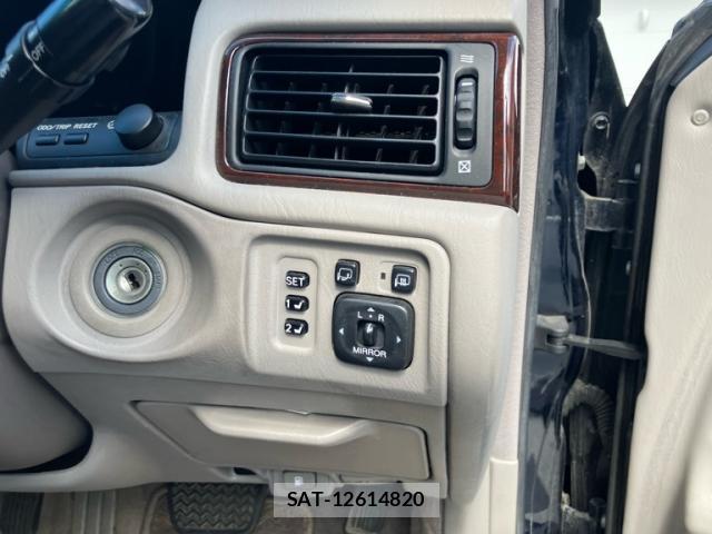 Toyota CROWN MAJESTA 2001-10 8813359-10