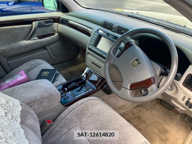 Toyota CROWN MAJESTA 2001-10 8813359-11