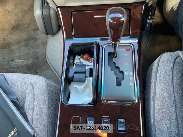 Toyota CROWN MAJESTA 2001-10 8813359-15