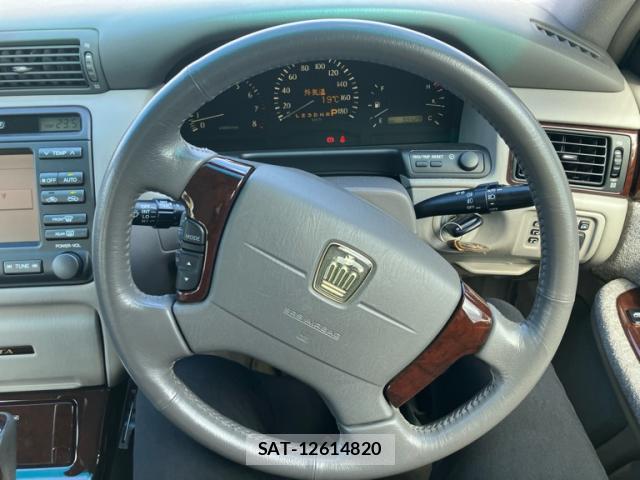 Toyota CROWN MAJESTA 2001-10 8813359-17