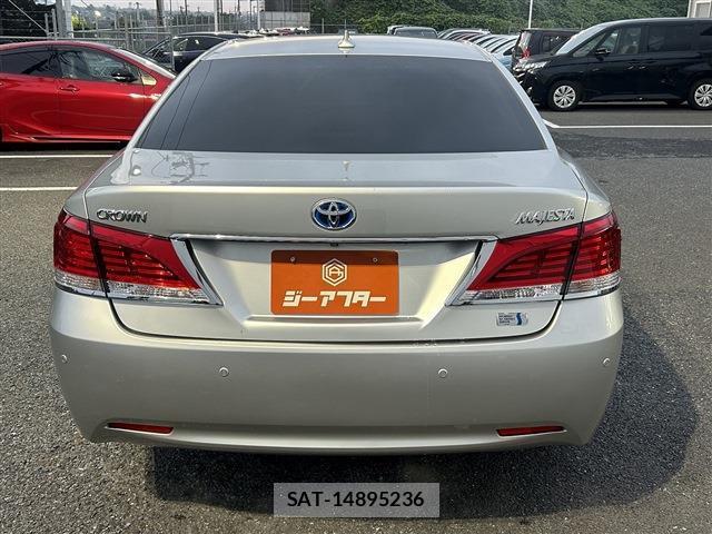 Toyota CROWN MAJESTA 2015-01 8815442-10