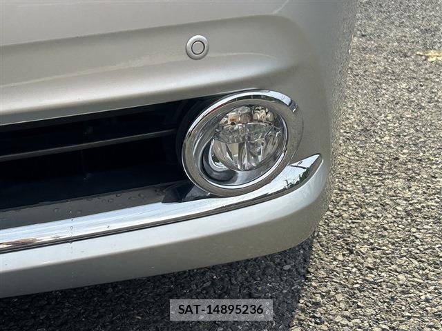Toyota CROWN MAJESTA 2015-01 8815442-17