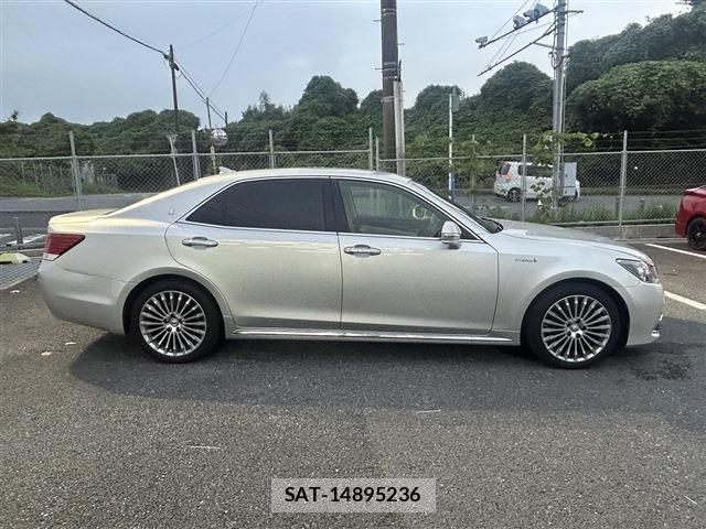 Toyota CROWN MAJESTA 2015-01 8815442-8
