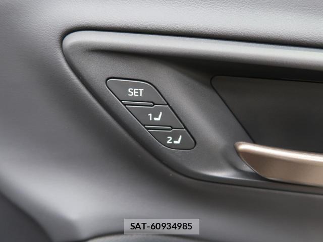 Toyota CROWN 2024-07 8812035-9