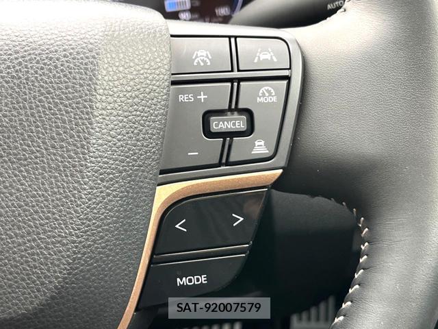 Toyota CROWN 2024-06 8812218-7