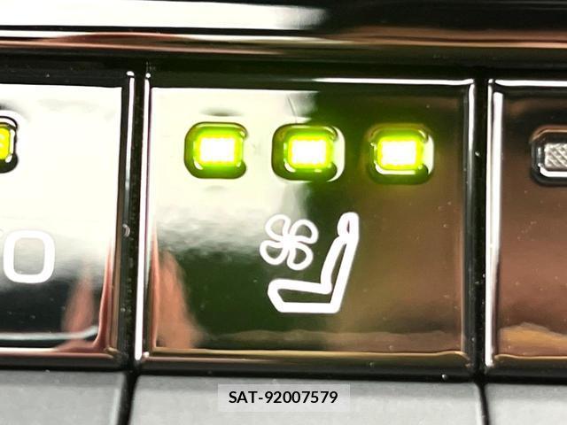 Toyota CROWN 2024-06 8812218-9