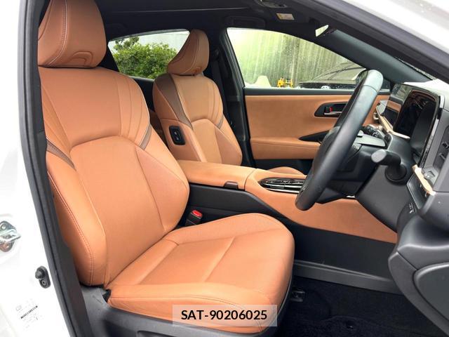 Toyota CROWN 2024-03 8812224-8