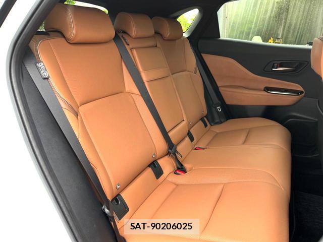 Toyota CROWN 2024-03 8812224-9