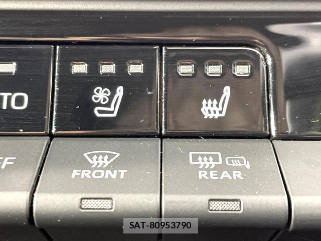 Toyota CROWN 2024-02 8812312-5