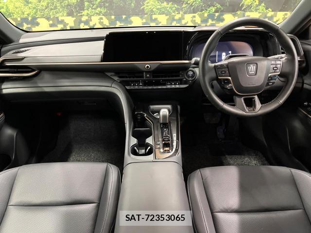 Toyota CROWN 2024-06 8812650-1