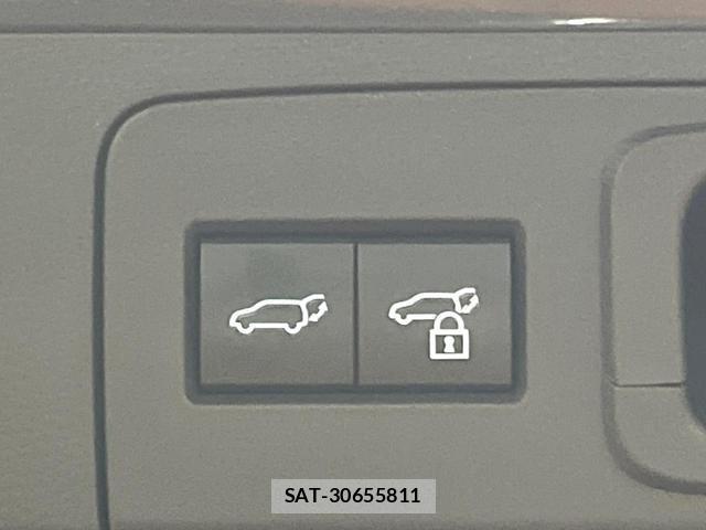 Toyota CROWN 2024-06 8812651-5