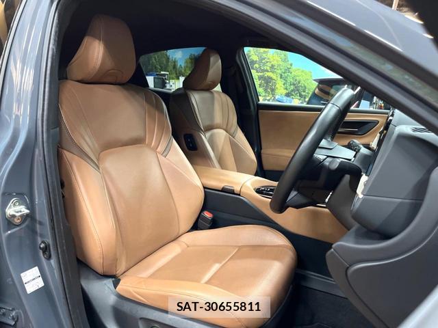 Toyota CROWN 2024-06 8812651-7