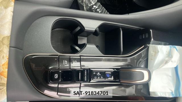 Toyota CROWN 2025-04 8815529-14