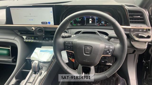 Toyota CROWN 2025-04 8815529-16