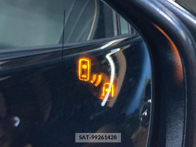 Toyota CROWN 2025-07 8815903-6