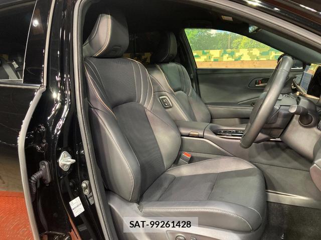Toyota CROWN 2025-07 8815903-8