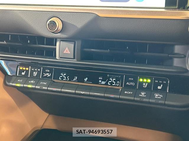 Toyota CROWN 2025-05 8816075-4