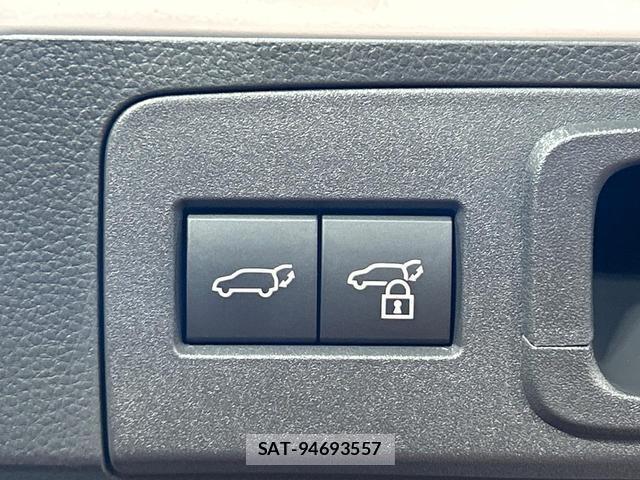 Toyota CROWN 2025-05 8816075-5