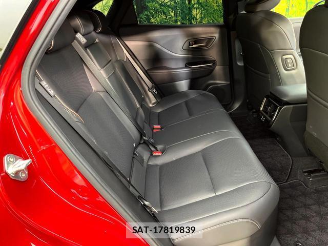 Toyota CROWN 2024-06 8816974-8
