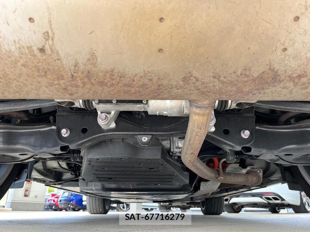 Toyota CROWN 2024-01 8817208-17