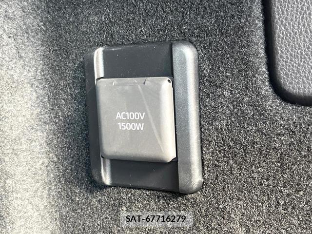 Toyota CROWN 2024-01 8817208-19
