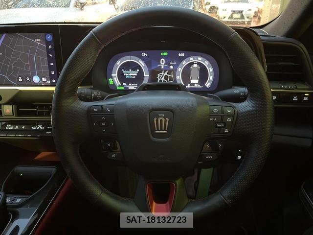 Toyota CROWN 2024-04 8817214-10