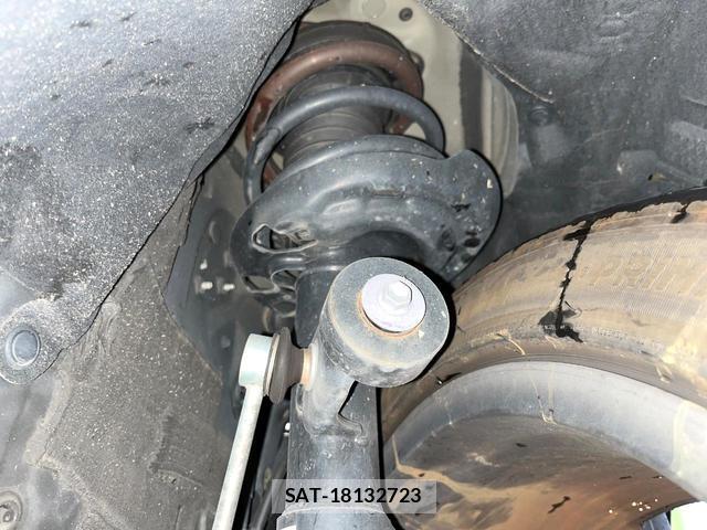 Toyota CROWN 2024-04 8817214-19