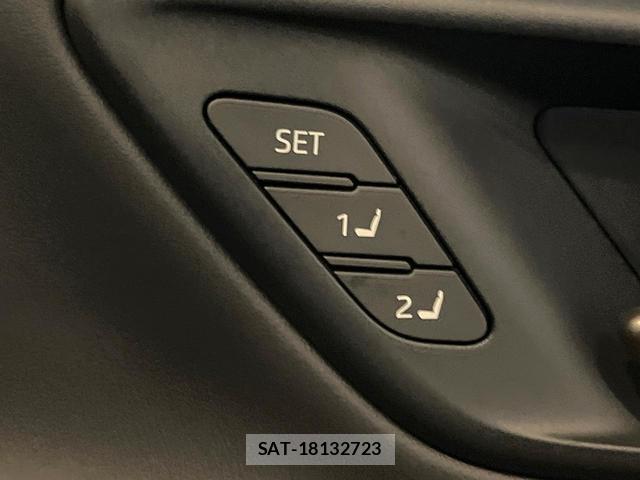 Toyota CROWN 2024-04 8817214-5