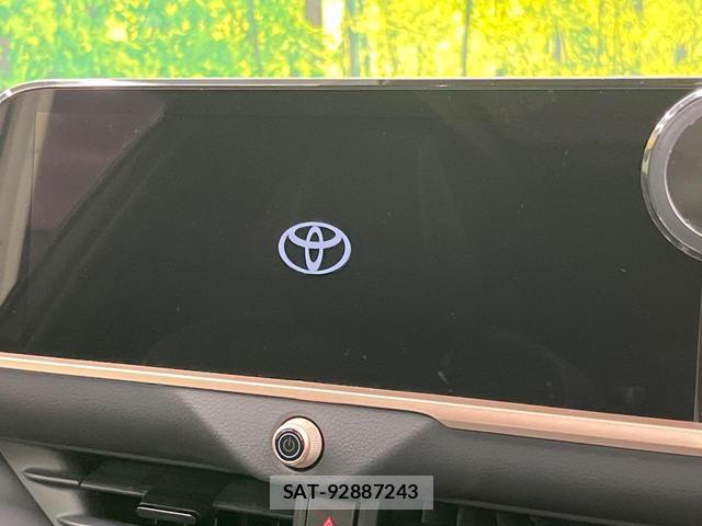 Toyota CROWN 2024-08 8817572-4