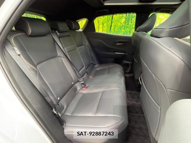 Toyota CROWN 2024-08 8817572-8