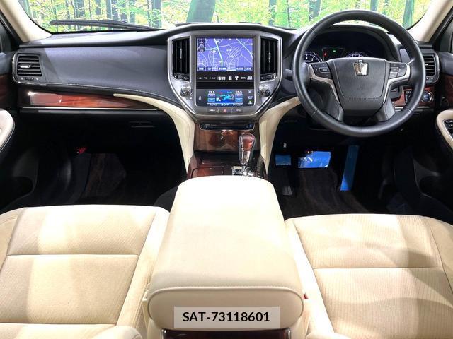 Toyota CROWN 2013-11 8812051-1