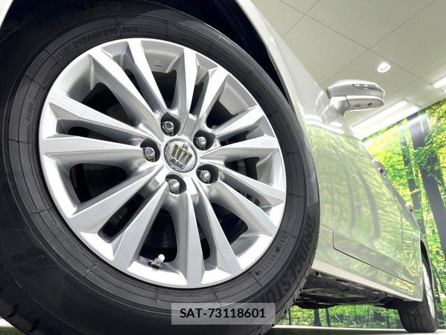 Toyota CROWN 2013-11 8812051-13