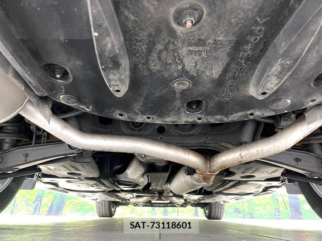 Toyota CROWN 2013-11 8812051-19